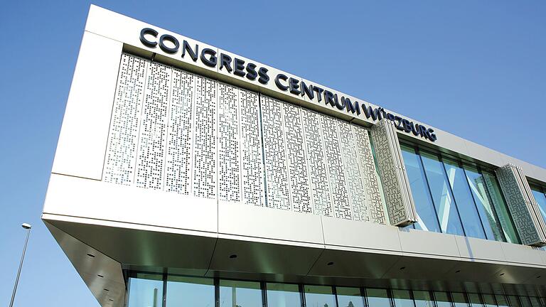 Statt im Rathaus findet die konstituierende Sitzung des Stadtrats wegen der Corona-Krise in einem Saal des Congress-Centrums statt.