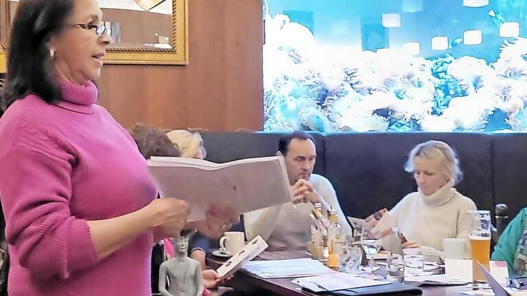 1. Vorsitzende Ana Maria Benevides Werner informierte die Neubürgerinnen und Neubürger über die Arbeit des Integrationsbeirates der Stadt Bad Kissingen. - 1. Vorsitzende Ana Maria Benevides Werner informierte die Neubürgerinnen und Neubürger über die Arbeit des Integrationsbeirates der Stadt Bad Kissingen. 1. Vorsitzende Ana Maria Benevides Werner informierte die Neubürgerinnen und Neubürger über die Arbeit des Integrationsbeirates der Stadt Bad Kissingen. - 1. Vorsitzende Ana Maria Benevides Werner informierte die Neubürgerinnen und Neubürger über die Arbeit des Integrationsbeirates der Stadt Bad Kissingen.