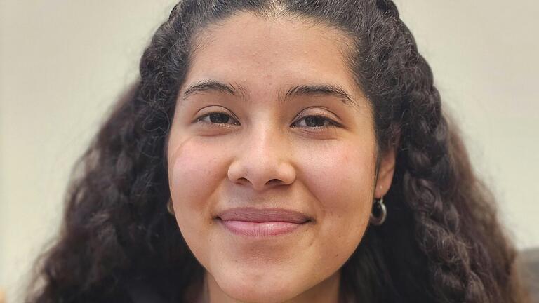 Die junge Sopranistin Venus Sanchez Perez fand über 'Cruzando Fronteras' den Weg an die Berufsfachschule für Musik Bad Königshofen.