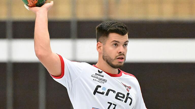 Tony Ivankovic erzielte den zwischenzeitlichen 21:21-Ausgleich für den HSC Bad Neustadt. Trotz Führung zur Halbzeitpause verloren die Rotmilane ihr Heimspiel gegen die SG Helmbrechts/Münchberg. Tony Ivankovic erzielte den zwischenzeitlichen 21:21-Ausgleich für den HSC Bad Neustadt. Trotz Führung zur Halbzeitpause verloren die Rotmilane ihr Heimspiel gegen die SG Helmbrechts/Münchberg.