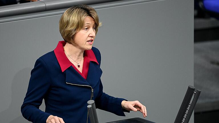 Anja Weisgerber (CSU) bei einer Rede im Deutschen Bundestag. Anja Weisgerber (CSU) bei einer Rede im Deutschen Bundestag.
