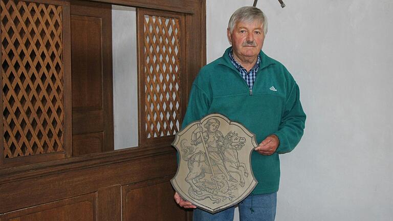 Am Kirchweihsonntag wurde das neue Bild des Schutzpatrons St. Georg in der Geckenheimer Kirche eingeweiht. Otto Rückert hat es gespendet.