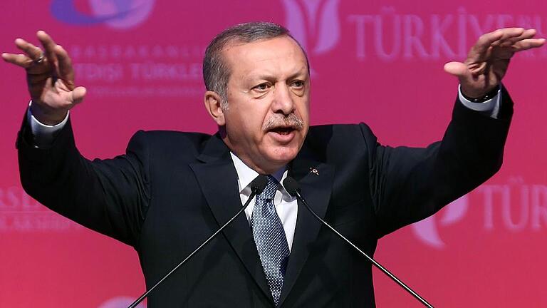 TURKEY-POLITICS       -  Gab sich staatstragend: Präsident Recep Tayyip Erdogan bei seiner Rede am Donnerstag in Ankara.