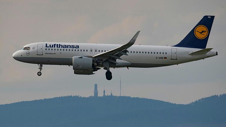 Die Brote aus Frankenwinheim werden bei allen Langstreckenflügen den Kunden der Business Class als Vorspeise serviert. Die Brote aus Frankenwinheim werden bei allen Langstreckenflügen den Kunden der Business Class als Vorspeise serviert.
