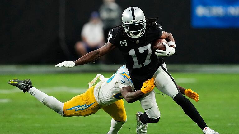 Davante Adams       -  Die New York Jets haben Davante Adams (r) von den Las Vegas Raiders verpflichtet.