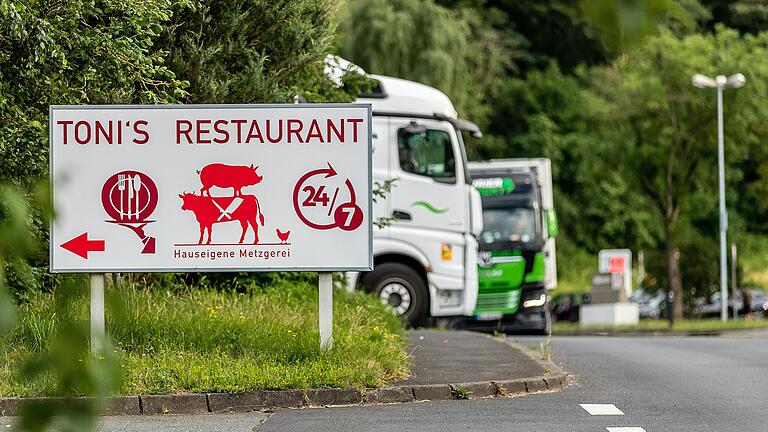 Autohof Strohofer in Geiselwind: Toni´s Restaurant mit eigener Metzgerei hat täglich ab sechs Uhr geöffnet.