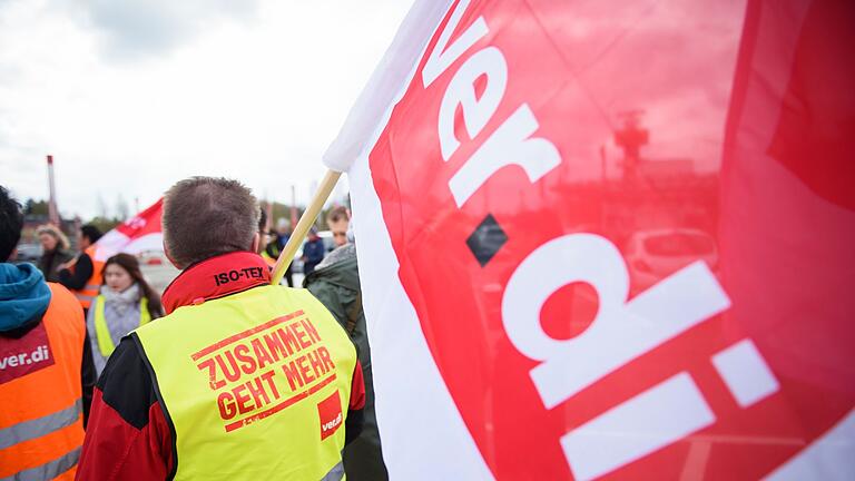Warnstreik.jpeg - Verdi hat auch in Bayern zu einem Streik im Nahverkehr aufgerufen. Warnstreik.jpeg - Verdi hat auch in Bayern zu einem Streik im Nahverkehr aufgerufen.