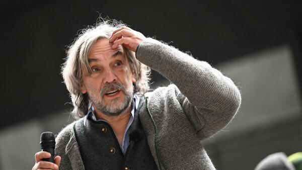 Erste große Probe für die 42. Passionsspiele Oberammergau       -  Christian Stückl bei einer Probe zur Passion 2022.