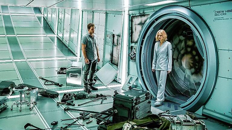 Kinostart - 'Passengers'       -  Beziehung unter verschärften Bedingungen: Jim (Chris Pratt) und Aurora (Jennifer Lawrence)