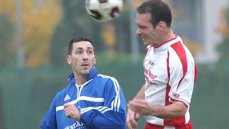 Gochsheim       -  Lang ist's her: Suat Tuncer (links) in der Saison 2005/06 im Trikot des TSV Gochsheim. Jetzt ist er neuer zweiter Vorsitzender bei Türkiyemspor Schweinfurt.