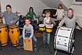 Zwei Percussion-Ensembles mit sieben Schlagwerkschülern von Joachim Göbel von JoGoMusik in Wonfurt haben beim Regionalwettbewerb &bdquo;Jugend musiziert&ldquo; in der Altersgruppe IB jeweils einen ersten Preis errungen. Das Bild zeigt (vorne von links) Tobias Buhlheller, Laurin Klement, Tim Rothländer und Angelina Knapp sowie (hinten von links) Leon Grünewald und Ulla Wetterich. Es fehlt Paul Wißmüller.Ulrike Langer