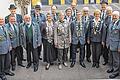 Vogelschuss ist eröffnet: Bei der traditionellen Eröffnung des Vogelschusses wurden zahlreiche Schützen geehrt. Im Bild (hinten von links) Rüdiger Köhler (Schriftführer), Erster Gau-Schützenmeister Norbert Mahr, Heinz Lang, Karin Schuler, Roland Hartmann, Volker Buchner (Erster Schützenmeister), Mathias Ritzmann (Schatzmeister) und (vorne von links) Ehrenschützenmeister Klaus Baumbach, Ludwig Bandorf, Klaus Peter, Silvesterkönigin Michaela Hobner, Vogelkönigin Christine Viemann, Lutz Beselmüller (Zweiter Schützenmeister), Gaukönigin Ingrid Diekhoff und und Bürgermeister Karl-Heinz Kauczok.