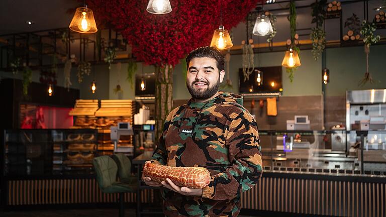 Inhaber Sayed Mahdi Hosseini eröffnete Ende November die neue Metzgerei in der Plattnerstraße in Würzburg. Inhaber Sayed Mahdi Hosseini eröffnete Ende November die neue Metzgerei in der Plattnerstraße in Würzburg.