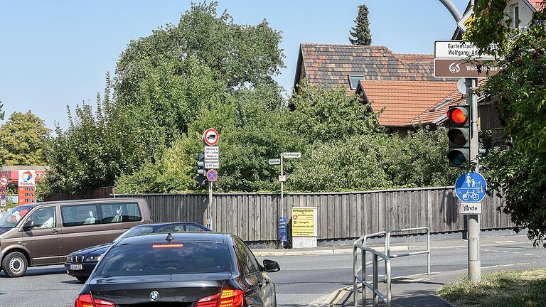Ampelsituation an der Kreuzung Kantstraße - Ebertsklinge. Ampelsituation an der Kreuzung Kantstraße - Ebertsklinge.