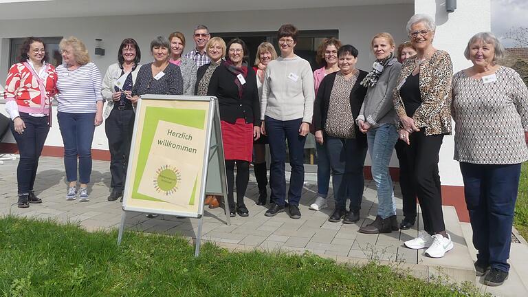 Willkommen im neuen Grettstädter Begegnungscafé: Das Team der Helfer und Unterstützerinnen lädt nach den Osterferien zu regelmäßigen Treffen im sanierten Pfarrheim ein.