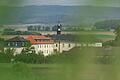 Die Gemeinschaft 'Go&amp;Change' bewohnt das ehemalige Kloster 'Maria Schnee' am Ortsrand von Lülsfeld im Landkreis Schweinfurt.