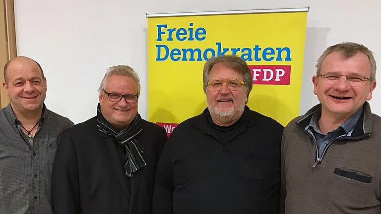 Der neue Vorstand des FDP-Kreisverbandes Main-Spessart (von links): Beisitzer Alexander Goldberg, Vorsitzender Helge Ziegler, stellvertretender Vorsitzender und Schriftführer Werner Jannek sowie Hubert Fröhlich, der für eine weitere Amtsperiode als Schatzmeister fungiert.