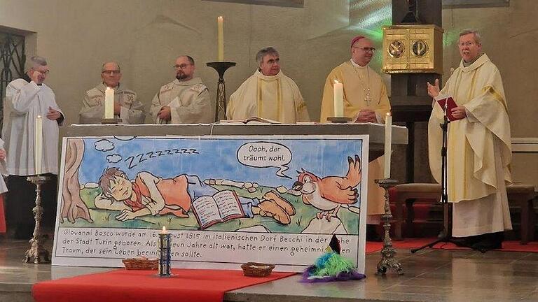 Im Mittelpunkt des Don Bosco-Fests stand der Festgottesdienst in der Don-Bosco-Kirche. Auf dem Foto von links Markus Messner, Pater Franz Xaver Berchtold, Pater Leonhard Szewczyk, Domkapitular Monsignore Clemens Bieber, Weihbischof Dr. Gerhard Schneider und Pater Hatto von Hatzfeld.