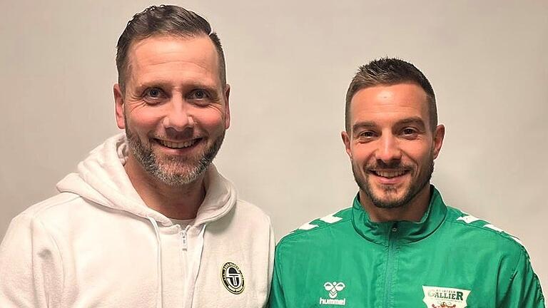 Manuel Leicht (rechts), Teammanager Männer beim TSV Großbardorf, freut sich über die Verpflichtung von Trainer Mario Schindler (links),