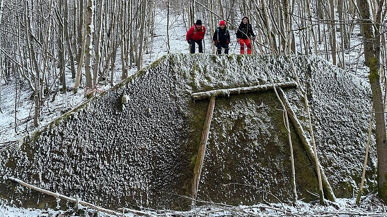 Der Schanzentisch der Simmelsbergschanze ist noch gut zu erkennen. Der Schanzentisch der Simmelsbergschanze ist noch gut zu erkennen.
