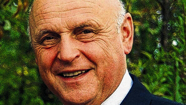 Manfred Ach: Der CSU-Politiker hatte seine Frau beschäftigt und wollte 1999 „darüber nachdenken“. Manfred Ach: Der CSU-Politiker hatte seine Frau beschäftigt und wollte 1999 „darüber nachdenken“.