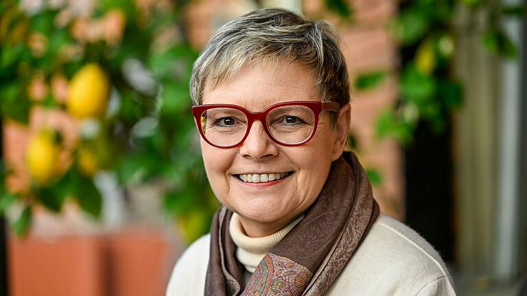 Sabine Dittmar ist Direktkandidatin der SPD im Wahlkreis 247. Sabine Dittmar ist Direktkandidatin der SPD im Wahlkreis 247.