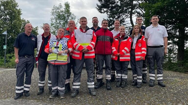 Führungskräfte des BRK Main-Spessart im Einsatzgebiet Ahrtal mit Kontigentführerin Michaela Dürr aus Arnstein (vorne mit karierter Weste). Führungskräfte des BRK Main-Spessart im Einsatzgebiet Ahrtal mit Kontigentführerin Michaela Dürr aus Arnstein (vorne mit karierter Weste).