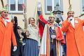 Das neue&nbsp; Prinzenpaar Selina Abdalla und Suheib Abdalla wurde am Donnerstag auf dem Sternplatz in Würzburg präsentiert. Links im Bild Ehrensitzungspräsident Burkard Pfrenzinger, rechts&nbsp; Sitzungspräsident Ralph Geiger von der 1. KaGe Elferrat Würzburg.