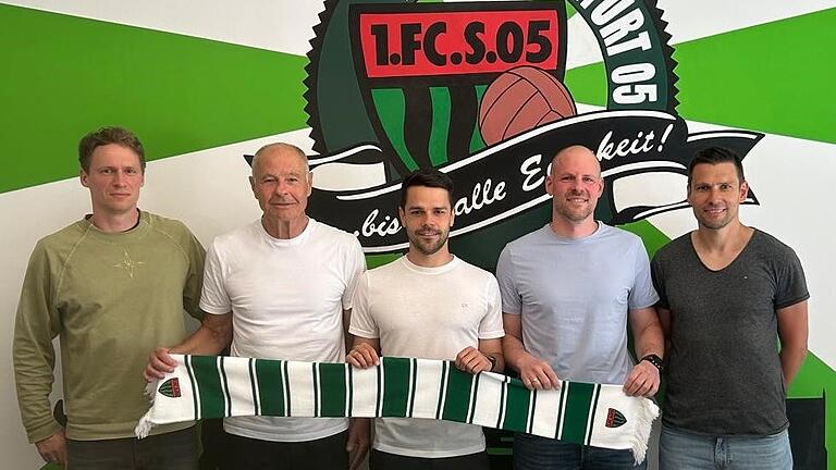 Das Trainerteam des FC 05 Schweinfurt für die Saison 24/25 (v.l.n.r): Co-Trainer Gregor Opfermann, Torwarttrainer Norbert Kleider, Trainer Victor Kleinhenz, Co- und Athletiktrainer Michael Gehret, Sportleiter Andreas Brendler.