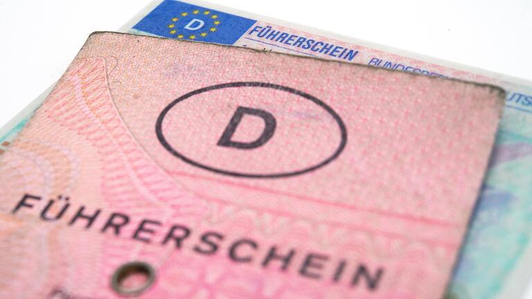Die alten Führerscheine müssen weg, neue müssen her. Doch manchmal ist es gar nicht so einfach mit den Terminen auf der Führerscheinstelle.
