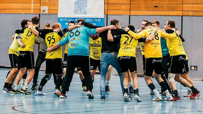 Feierlaune beim TV Königsberg: Die Handballer steigen erstmals in der über 50-jährigen Vereinsgeschichte in die BOL auf.