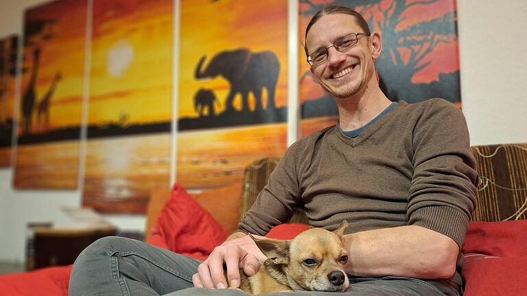Direktkandidat Florian Beck freut sich über 44 Beitritte, überwiegend junger Menschen, in die Linkspartei. Direktkandidat Florian Beck freut sich über 44 Beitritte, überwiegend junger Menschen, in die Linkspartei.