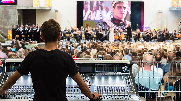 Beim Hans-Zimmer-Filmmusikkonzert mit großem Orchester und Chor gab es nur an einem Messpunkt eine Überschreitung des Lärmgrenzwertes von einem Dezibel.