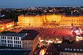 Paul Kalkbrenner spielte am Freitag vor der Residenz in Würzburg. 10.000 Elektro-Fans kamen, um mit dem international erfolgreichen DJ zu feiern.