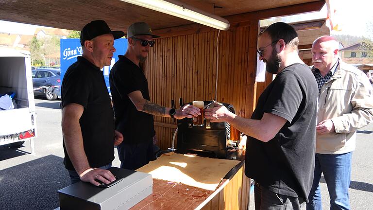 Viele verschiedene Bierspezialitäten konnten die Besucher auf dem Genussfestival frisch vom Fass probieren. Viele verschiedene Bierspezialitäten konnten die Besucher auf dem Genussfestival frisch vom Fass probieren.