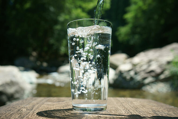 100 % frisch: Die WVV sorgt für Trinkwasser in bester Qualität       -  Anlässlich des Weltwassertags kann man am 25.3. im WVV Kundenzentrum den Selbst-Test machen und sich von der ausgezeichneten Qualität des Wassers in Würzburg überzeugen.