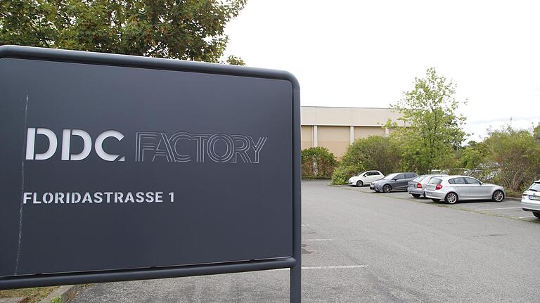 Es gibt Überlegungen, die von der DDC Factory angemietete Turnhalle am Südrand des Kessler Fields doch stehen zu lassen und in die Landesgartenschau 2026 einzubinden.