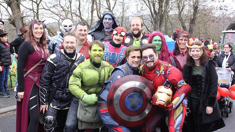 Das Retzbacher Männerballett verkörperte zahlreiche Superhelden, unter anderem die Avengers. Das Retzbacher Männerballett verkörperte zahlreiche Superhelden, unter anderem die Avengers.