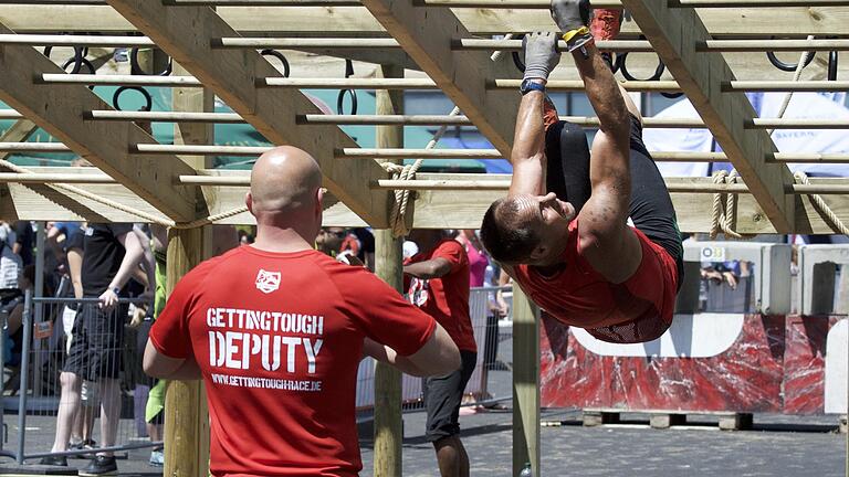 Getting Tough - Beat the Summer' Hindernislauf auf dem Hainberg-Areal in Mellrichstadt