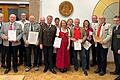 Ehrungen bei der Jahresversammlung des Schützengaues Rhön-Grabfeld. Im Bild (von links) stellvertretender Landrat Bruno Altrichter, Günter Valtenmeier, Bürgermeister Martin Schmitt, Martin Härter, Siegbert Stengel, Uli Schmitt, Harald Keym, Heidi Schmitt, Kerstin Guthardt, Peter Gmeiner, Petra Golz, Dieter Kraus, Bernhard Federlein, Mathias Dörrie.