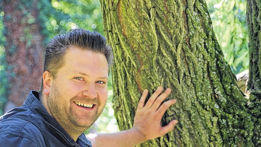 Ganz entspannt im Schlosspark: &bdquo;Früher habe ich gar nicht gesehen, wie schön es bei uns in Wiesentheid ist&ldquo;, sagt Andreas Teufel.