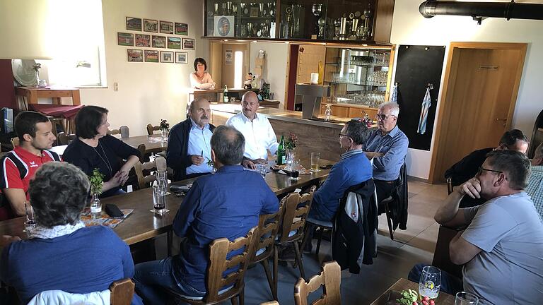 Information und Diskussion gab es beim politischen Frühschoppen der SPD-Fraktion in Hofstetten.