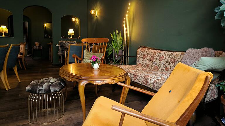 Gemütlich wie in eigenen Wohnzimmer soll es im Café Ilse sein. - Gemütlich wie in eigenen Wohnzimmer soll es im Café Ilse sein. Gemütlich wie in eigenen Wohnzimmer soll es im Café Ilse sein. - Gemütlich wie in eigenen Wohnzimmer soll es im Café Ilse sein.