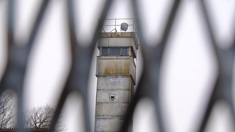 Auch der Bereich des Grünen Bandes im Biosphärenreservat, zu dem auch der Grenzturm am Dreiländereck zählt, wird nach dem neuen Naturmonument-Gesetz als Mahnmal und als Lebensraum zahlreicher bedrohter Tier- und Pflanzenarten geschützt.