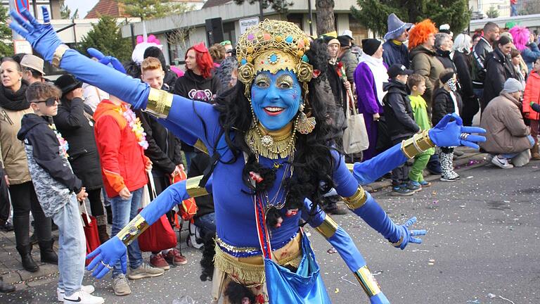 Zogen die Blicke auf sich: 'Amazing India' mit den Flüsterpostfrauen.&nbsp;