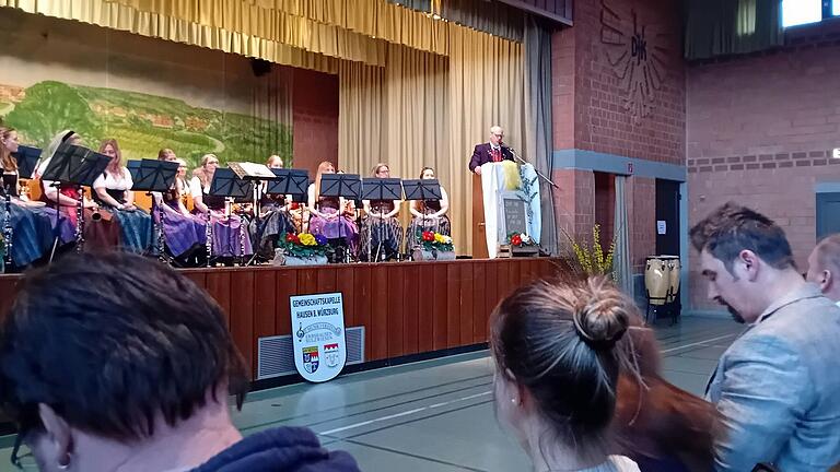 Zum Programm während des Partnerschaftsbesuchs gehörte auch ein Konzert des Musikvereins Erbshausen-Sulzwiesen. Zum Programm während des Partnerschaftsbesuchs gehörte auch ein Konzert des Musikvereins Erbshausen-Sulzwiesen.