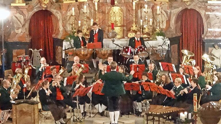 Das Weihnachtskonzert der Jugendblaskapelle Großwenkheim war auch der Höhepunkt des Jahres. - Das Weihnachtskonzert der Jugendblaskapelle Großwenkheim war auch der Höhepunkt des Jahres. Das Weihnachtskonzert der Jugendblaskapelle Großwenkheim war auch der Höhepunkt des Jahres. - Das Weihnachtskonzert der Jugendblaskapelle Großwenkheim war auch der Höhepunkt des Jahres.