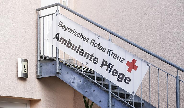 Im Frühjahr hat sich das Bayerische Rote Kreuz aus der ambulanten Pflege in Würzburg verabschiedet und seine Sozialstation geschlossen. Betroffen waren rund 80 Pflegebedürftige.