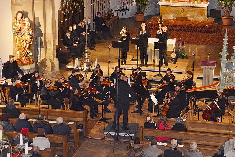 Als Solisten begeisterten beim Konzert in D-Dur von Georg Philipp Telemann die Solisten Rüdiger Schemm-Renaud, Hannes Spiller und Carolyn Englert (Trompete) sowie Jascha Heilmann (Pauke). Als Solisten begeisterten beim Konzert in D-Dur von Georg Philipp Telemann die Solisten Rüdiger Schemm-Renaud, Hannes Spiller und Carolyn Englert (Trompete) sowie Jascha Heilmann (Pauke).