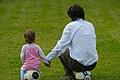 Vater mit Kind       -  Vater und Tochter. Foto: Patrick Pleul